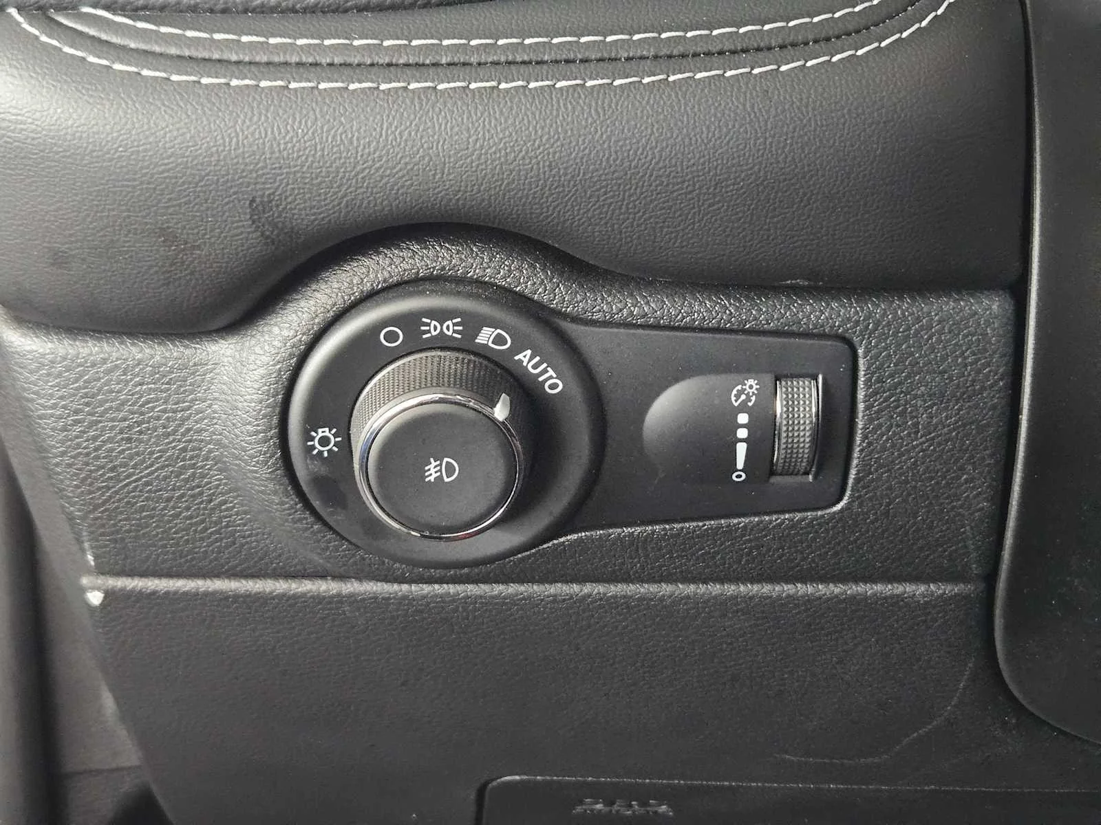 Used 2022 Destroyer Gray Clearcoat Dodge SRT 392 image 23