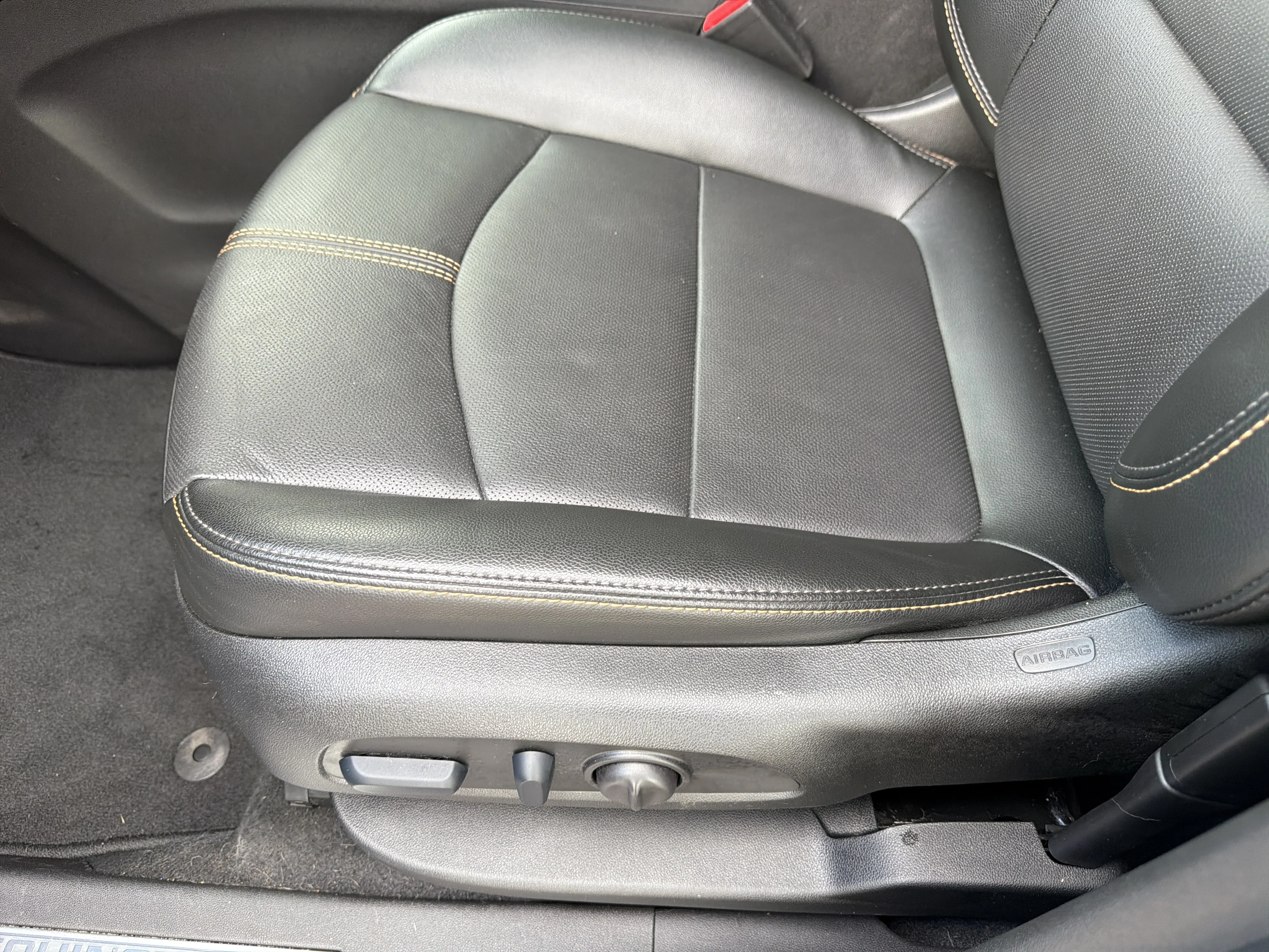 Used 2024 Riptide Blue Metallic Chevrolet Premier image 21
