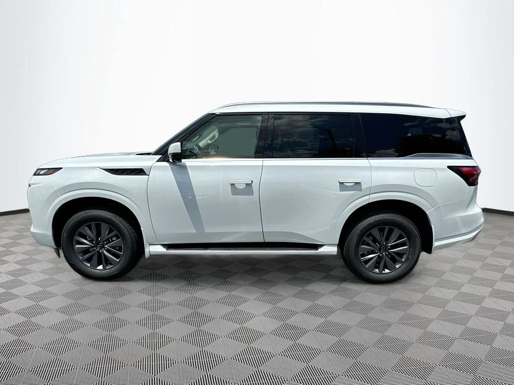 New 2026 RADIANT WHITE INFINITI Pure 2WD image 8