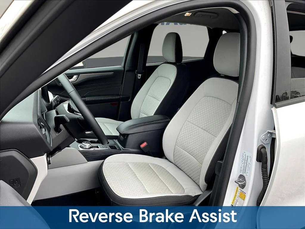 Used 2023 White Ford Active image 25