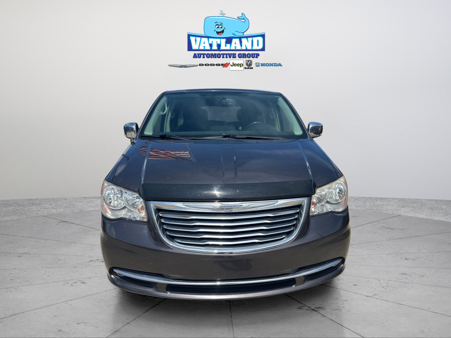 Used 2016 Gray Chrysler Limited image 46