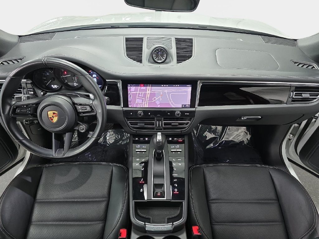 Certified Used 2023  Porsche T image 12