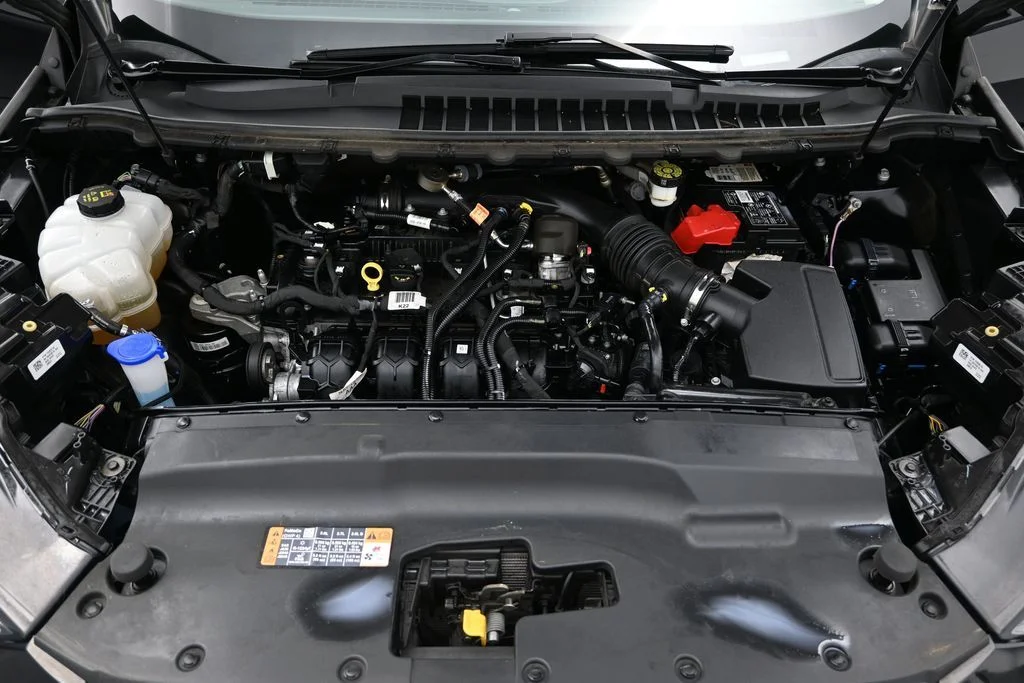 Used 2023 Black Metallic Ford SE image 11