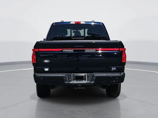 Used 2025 Blue Ford Lariat image 4