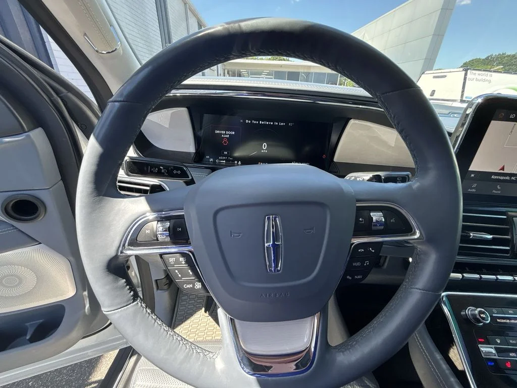 Used 2020 White Lincoln Black Label image 11
