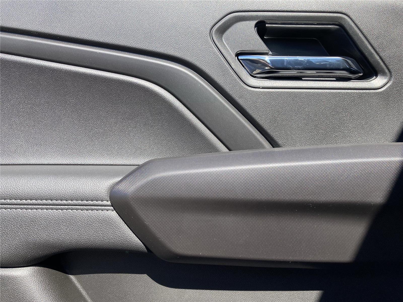 New 2026 Onyx Black GMC Elevation image 29