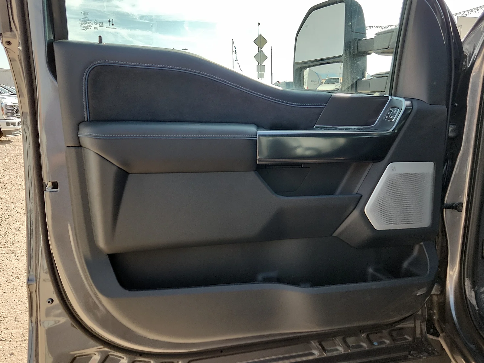 New 2027 Carbonized Gray Metallic Ford Platinum image 13