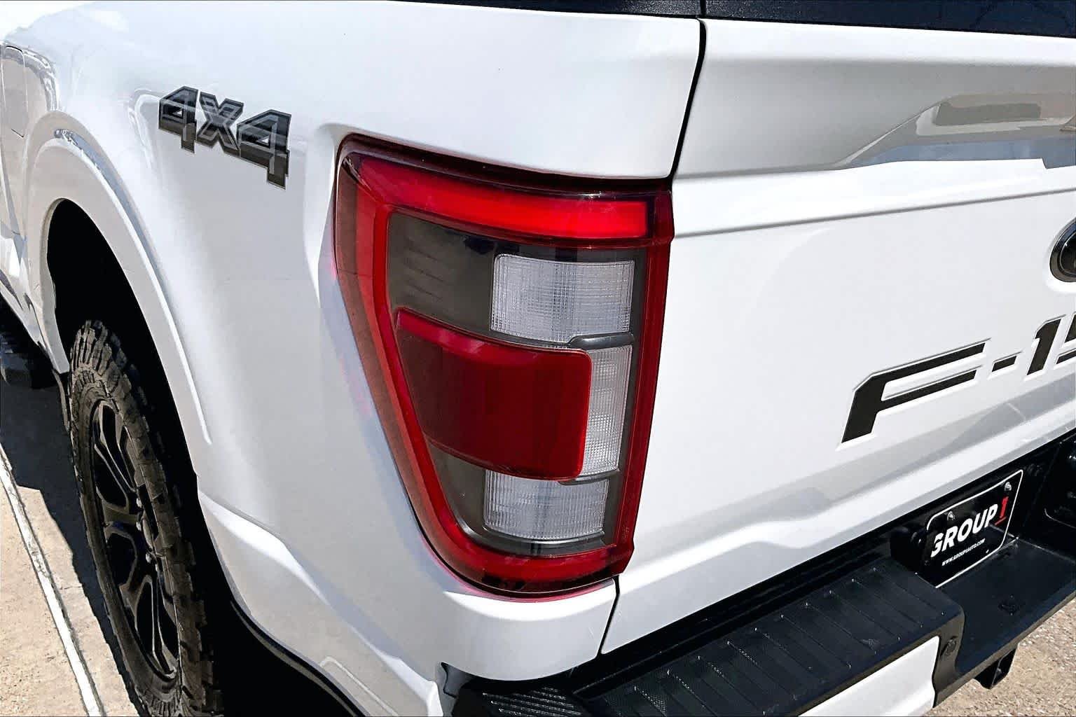 Used 2023 Star White Metallic Tri-Coat Ford LARIAT image 29