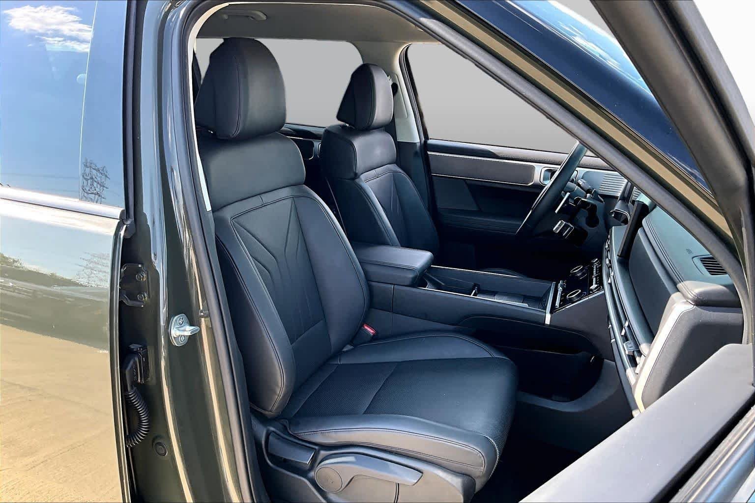 Certified Used 2024 Rockwood Green Hyundai SEL image 9
