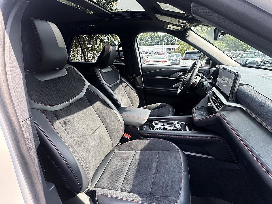 Used 2025 White Metallic Ford ST image 20