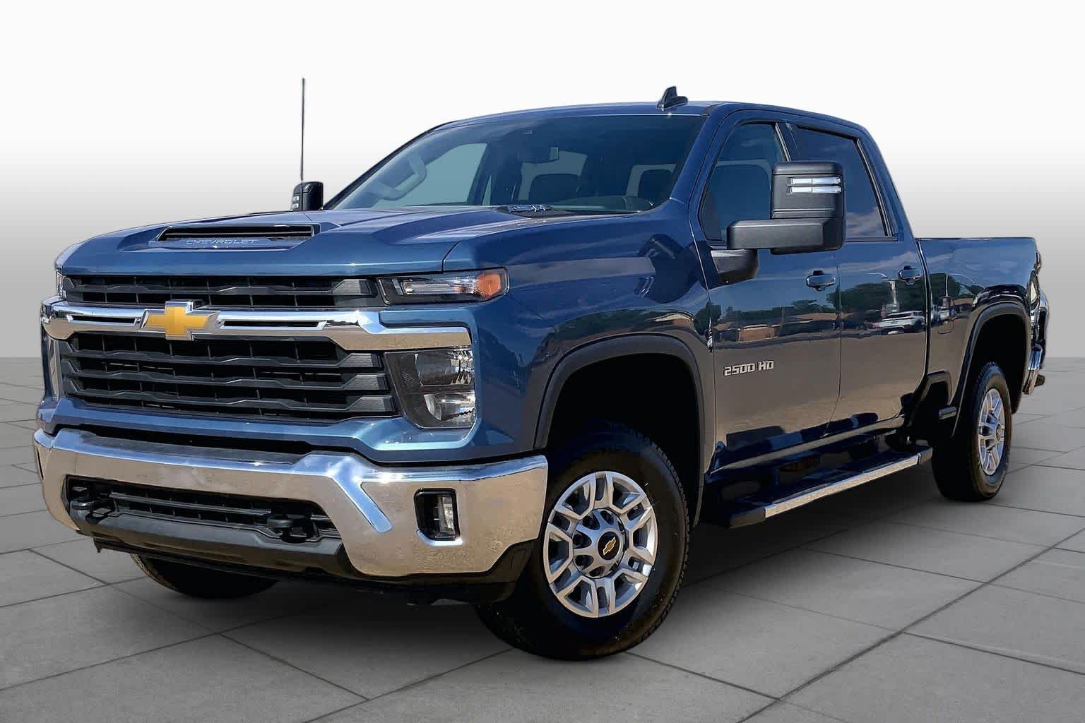 2025 Chevrolet Silverado HD LT 4WD Crew Cab Standard Box's photo