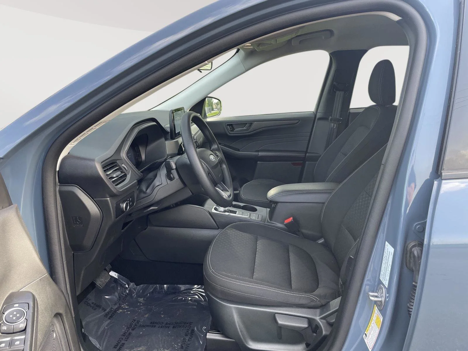 Used 2025 Vapor Blue Ford Active image 4