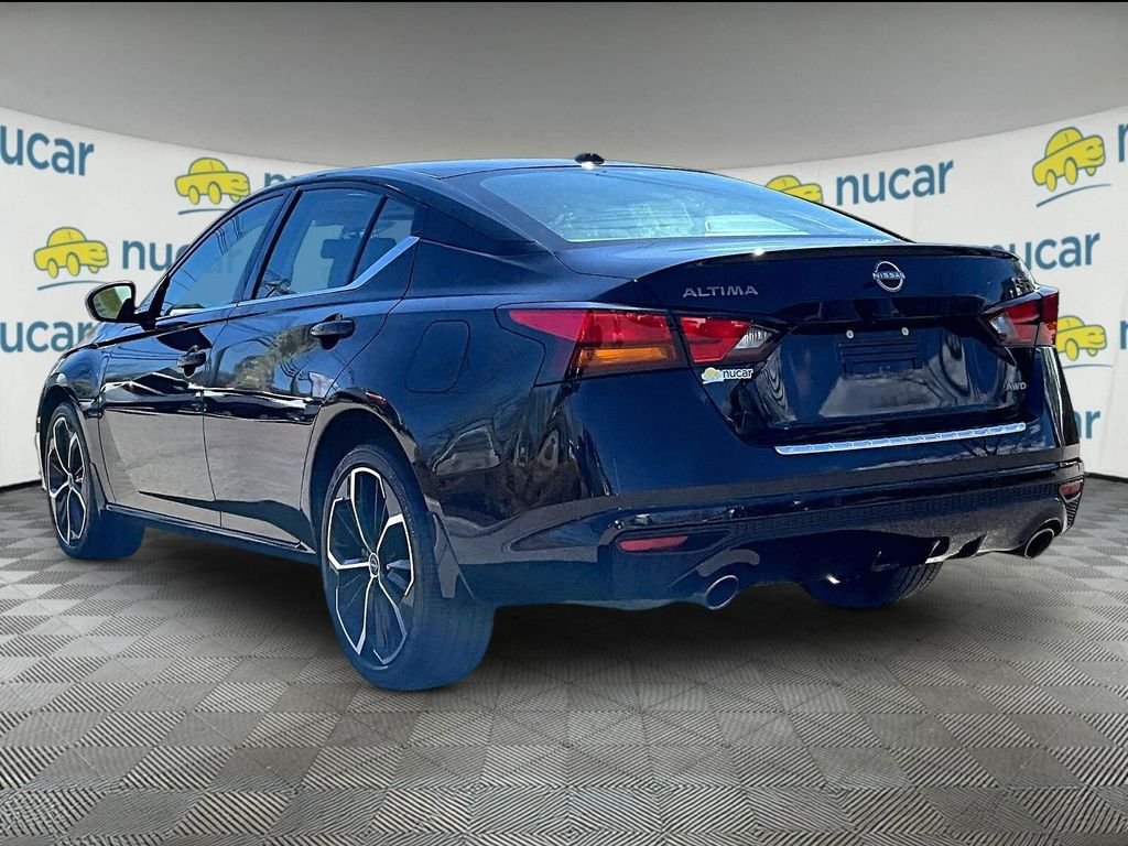 Used 2023 Black Nissan 2.5 SR image 4