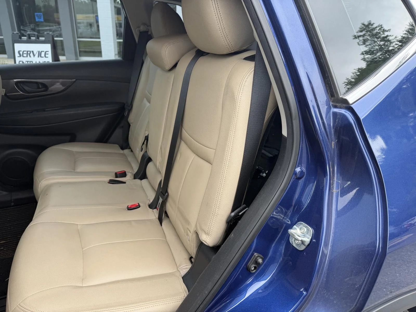 Used 2019 Caspian Blue Metallic Nissan S image 7