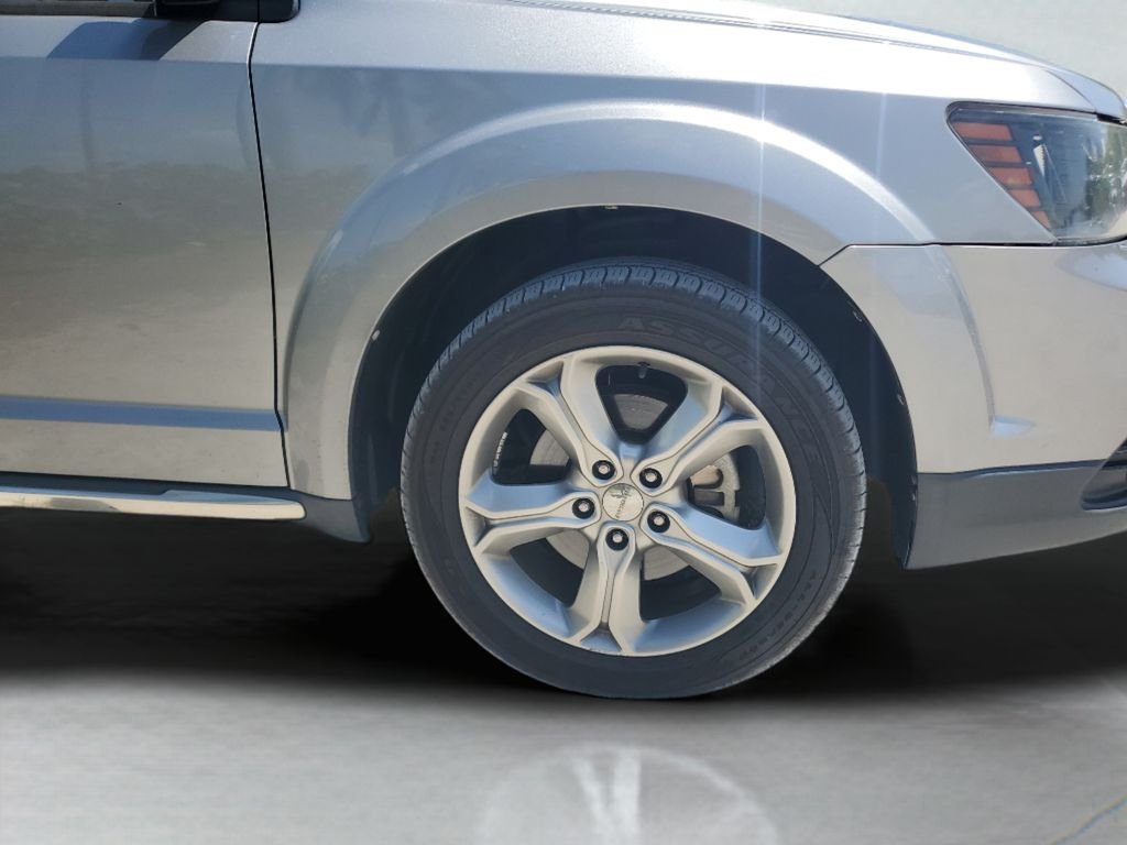 Used 2017 Silver Dodge Crossroad image 5