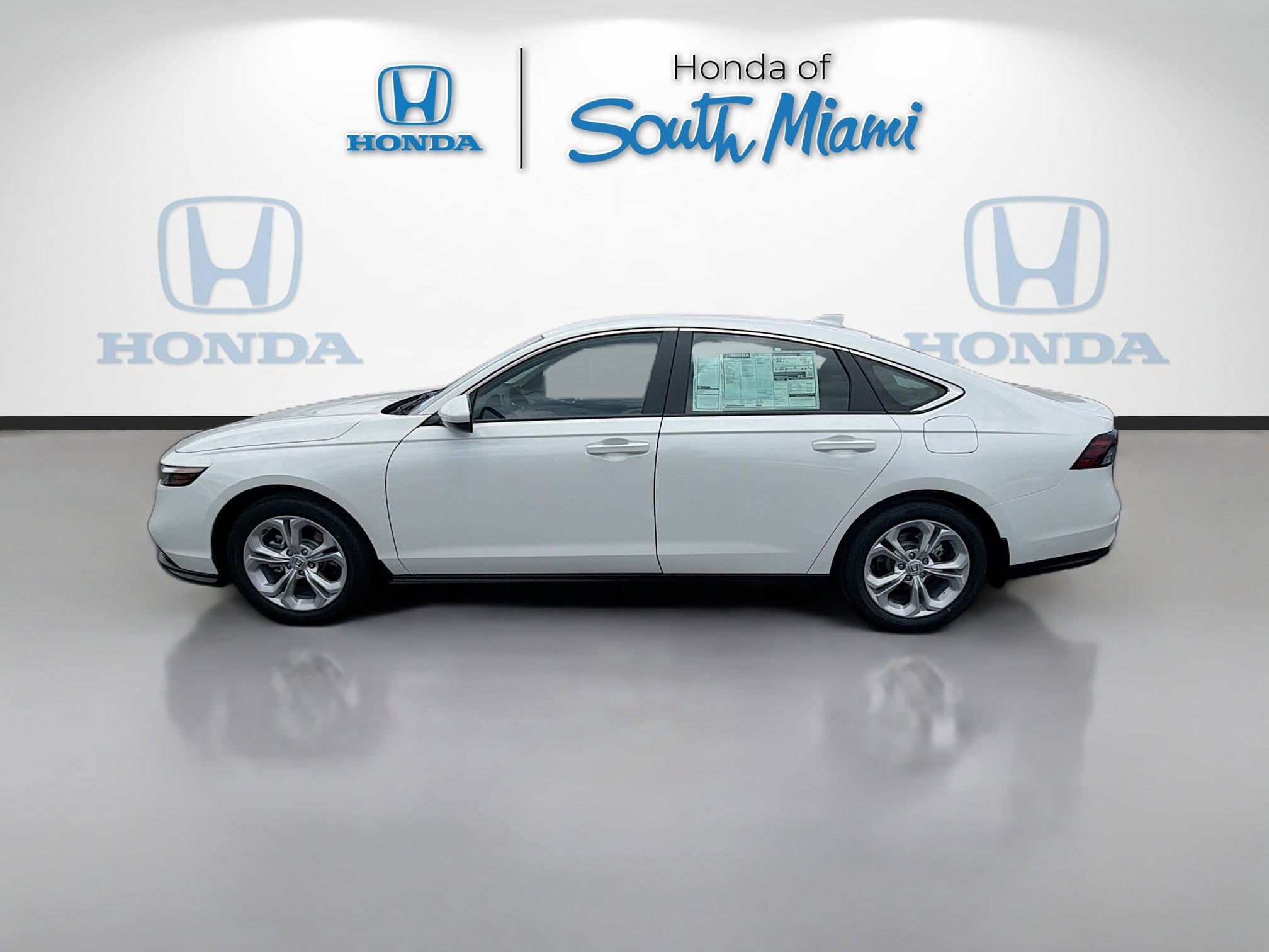 New 2026 Platinum White Pearl Honda LX image 4