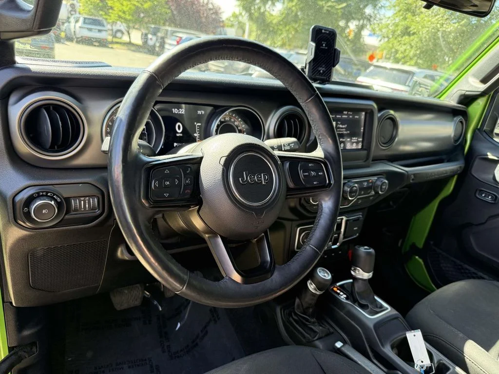 Used 2019 Green Jeep Unlimited Sport S image 2