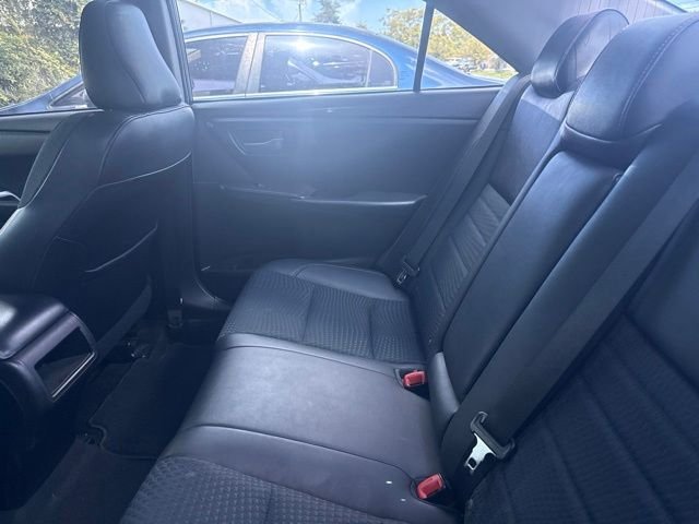 Used 2015 Silver Toyota SE image 14