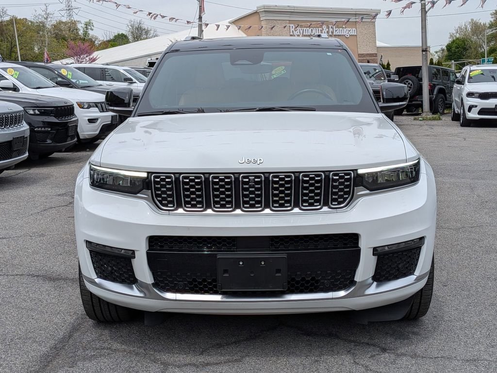 Used 2023 White Jeep Summit image 3