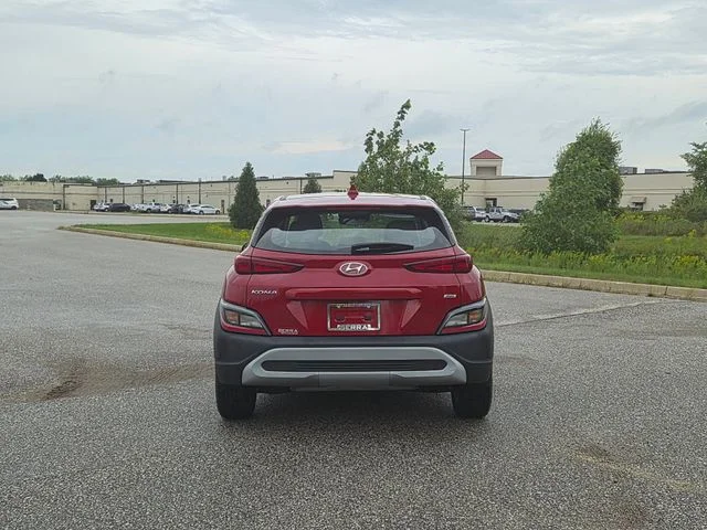 Used 2022 Red Hyundai SE image 6