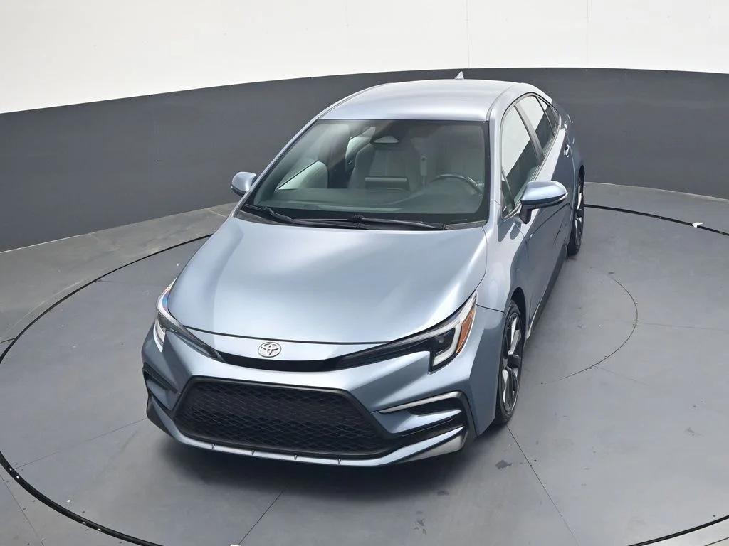 Used 2023  Toyota SE image 18