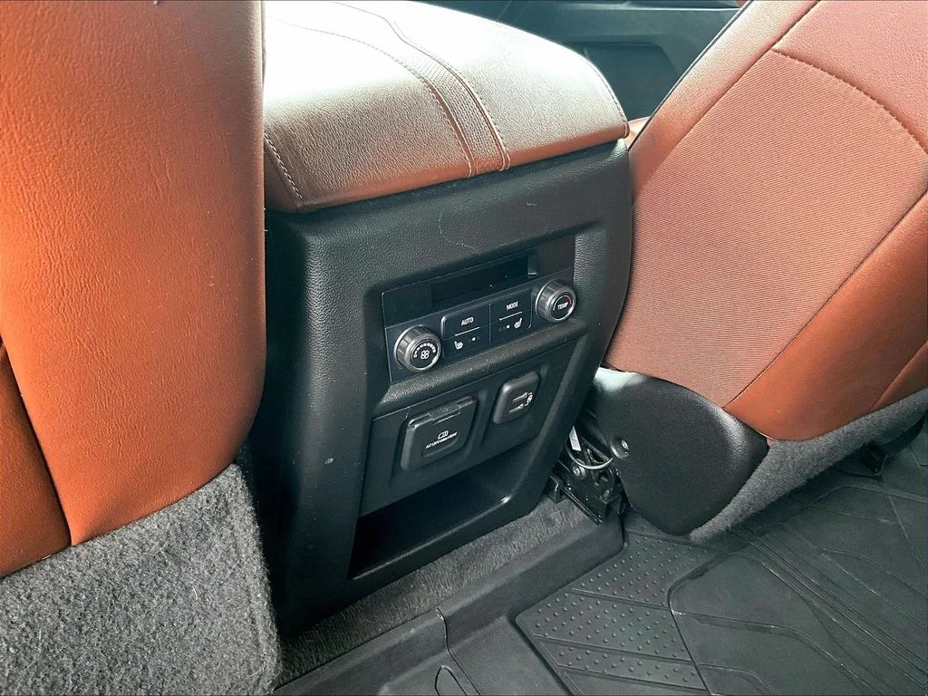 Used 2021 White Chevrolet High Country image 33