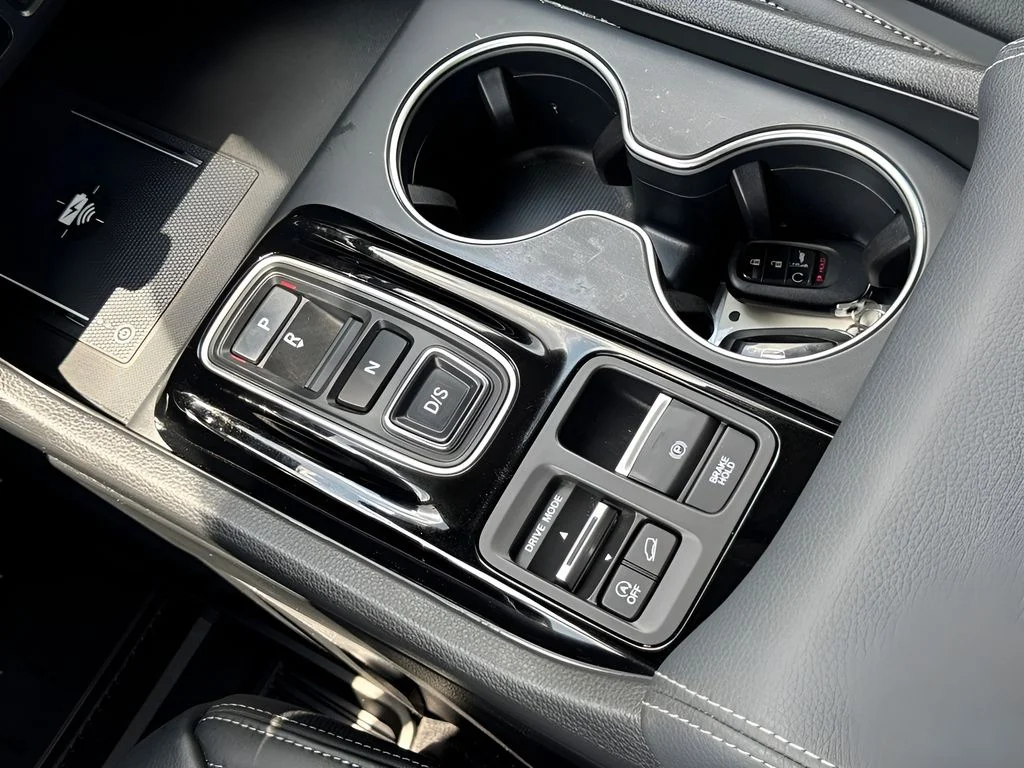 Used 2025  Honda Touring image 19