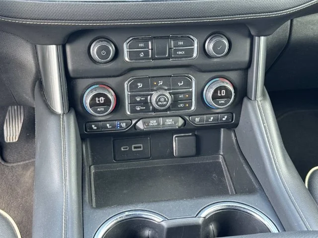 Used 2022 White Chevrolet Premier image 41