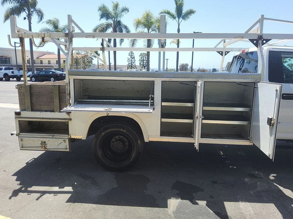 Used 2019 White Ford XL image 13