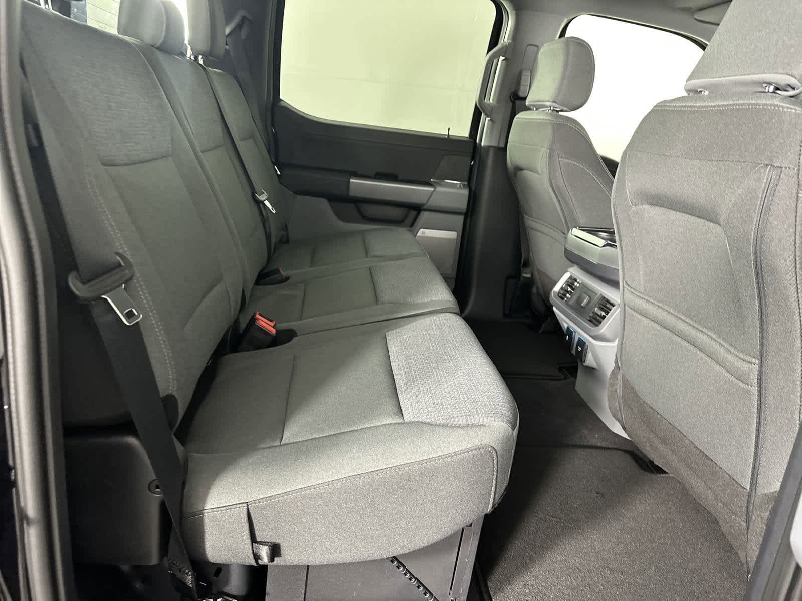 2025 Ford F-150 XLT - Photo 14