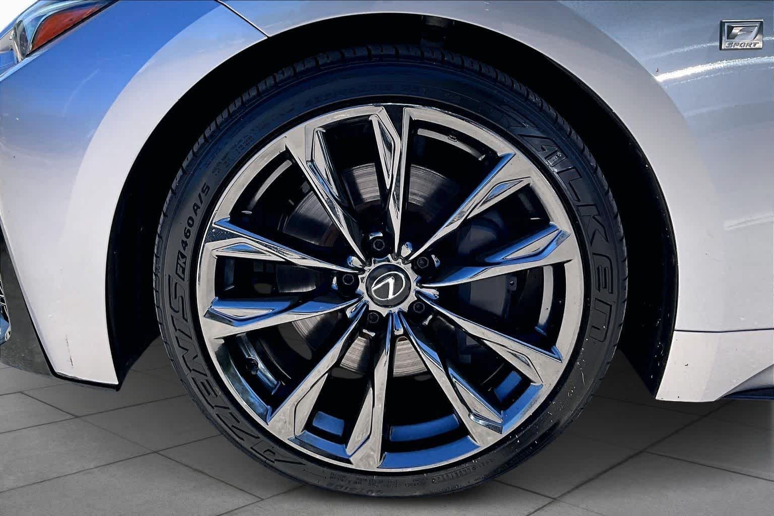 2023 Lexus IS 350 F SPORT - Photo 11