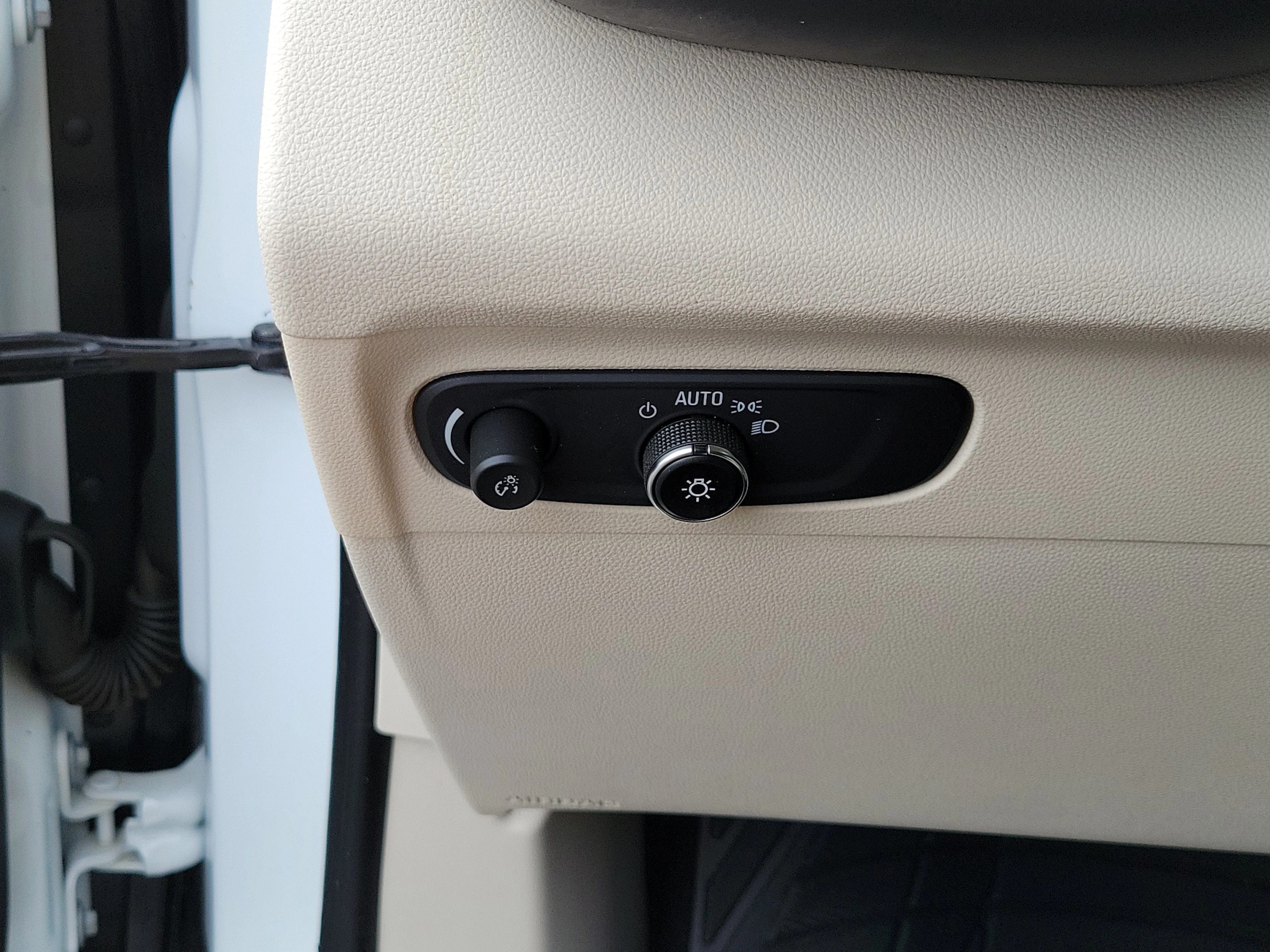 Used 2022 Summit White Buick Preferred image 27