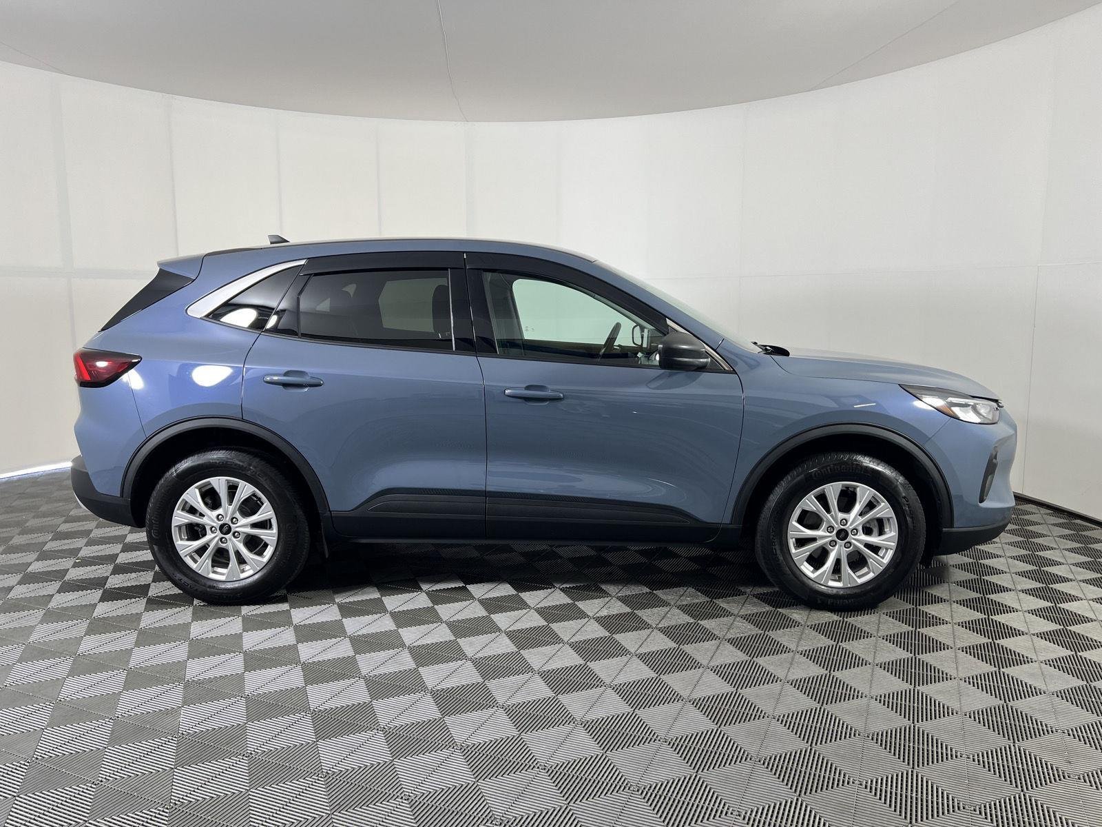 Used 2024 Vapor Blue Ford Active image 22