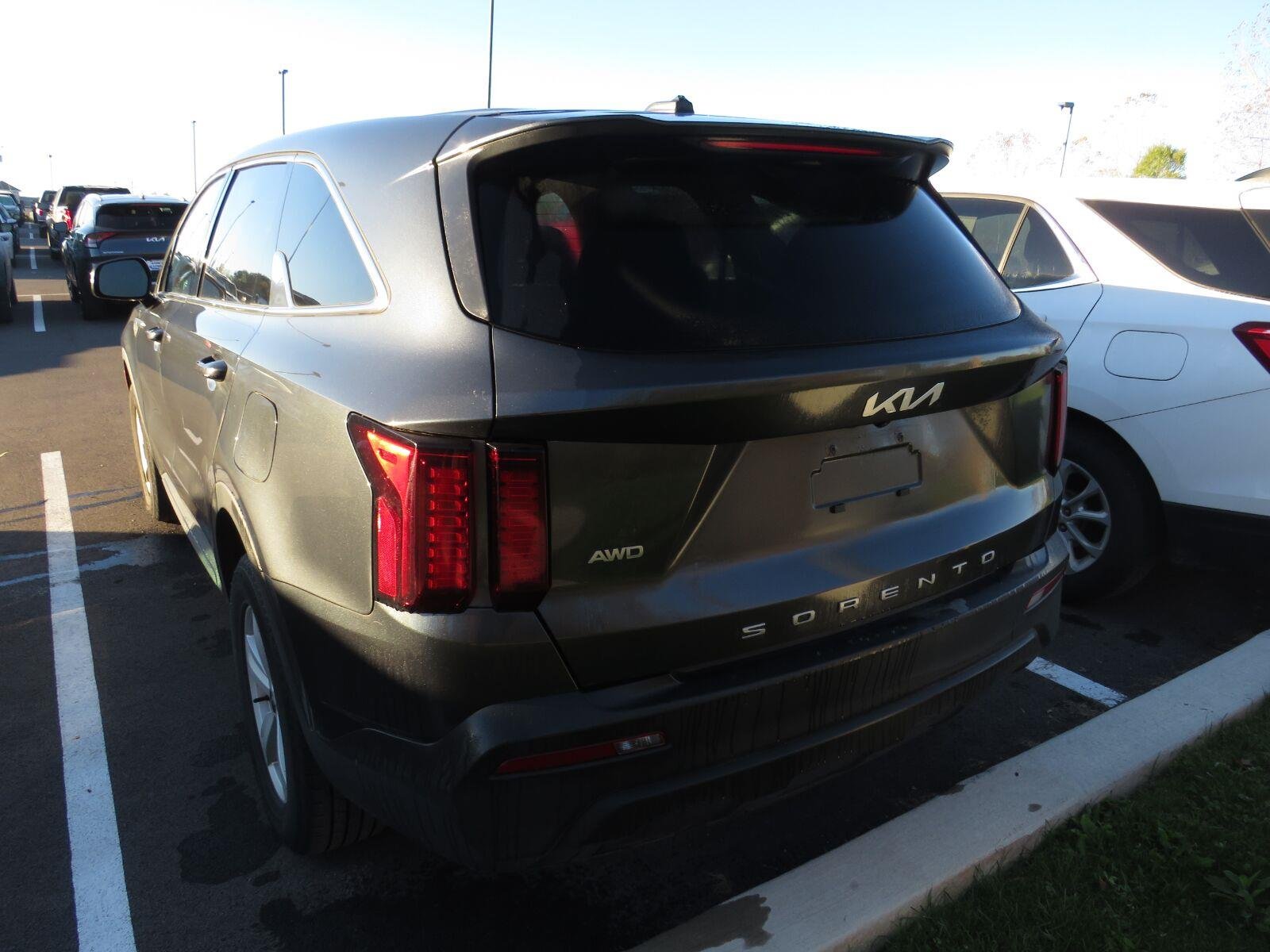 Used 2022 Gravity Gray Kia LX image 10