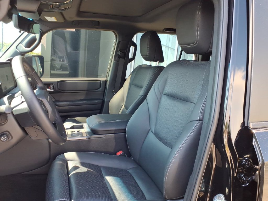 Used 2025 Black Toyota Base image 15