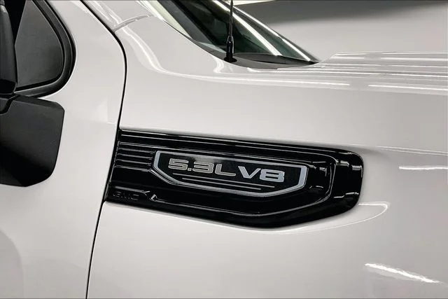 Used 2024 Summit White GMC Elevation image 36