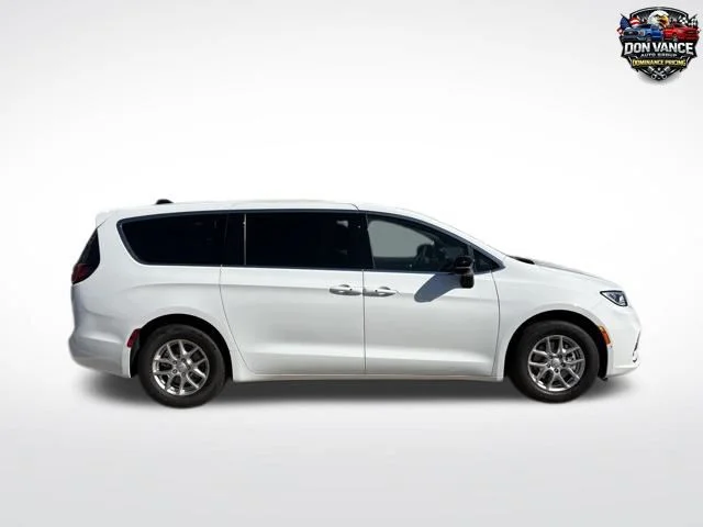 2026 Chrysler Pacifica Select - Photo 6