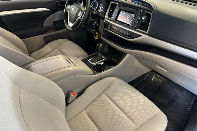 Certified Used 2019 Silver Toyota LE image 21