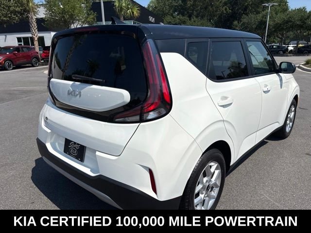 Used 2025 White Kia S image 5