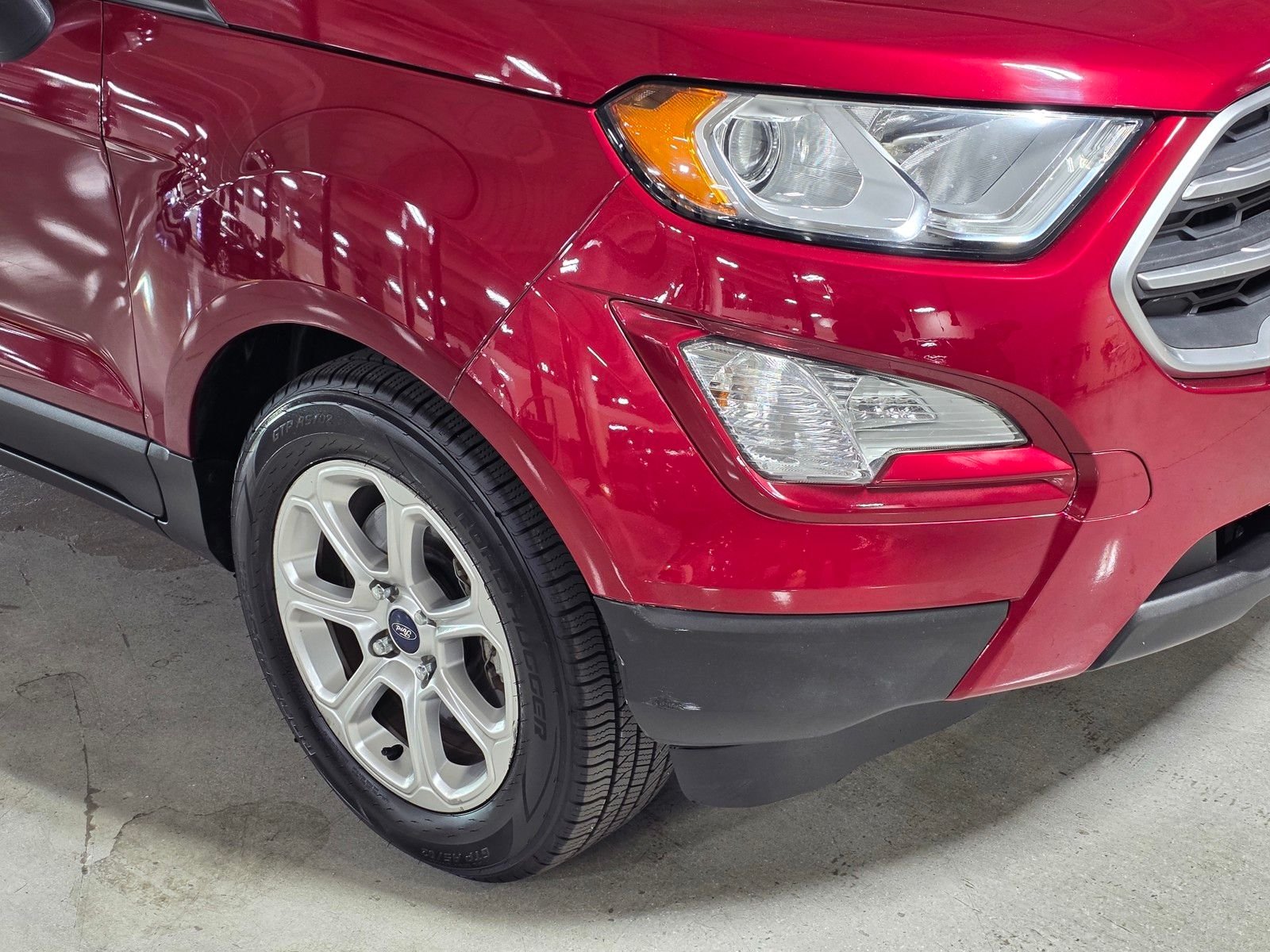 Used 2018 Ruby Red Metallic Ford SE image 10