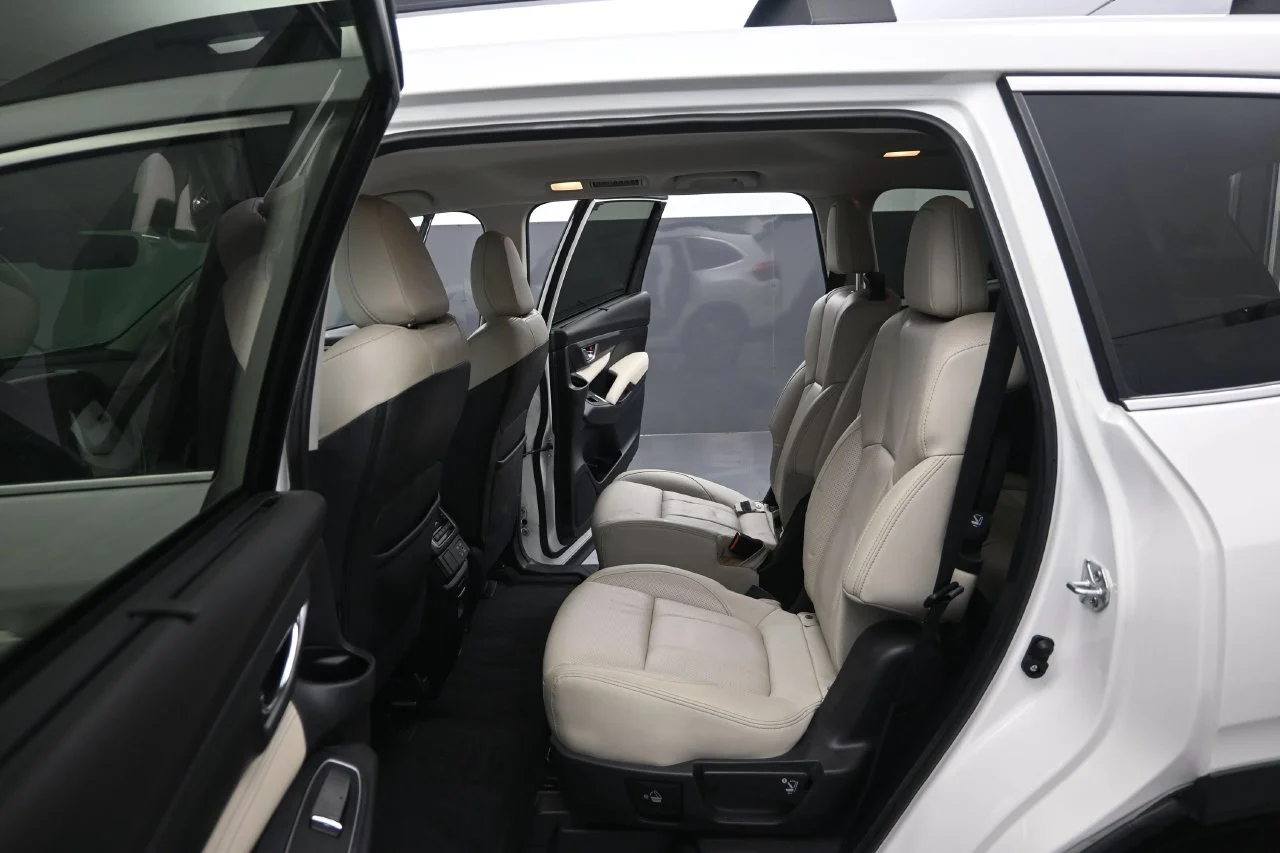 Used 2023 Crystal White Pearl Subaru Limited image 15