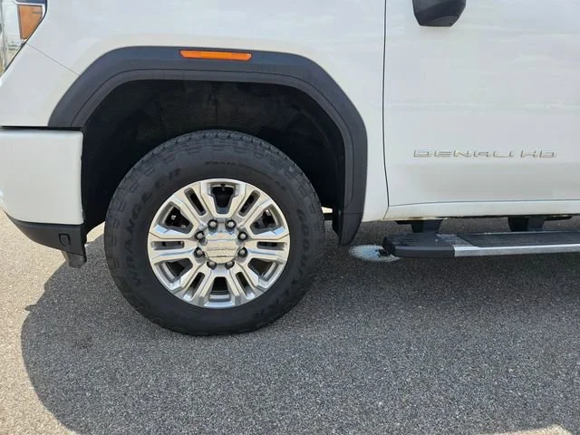 Used 2020 Summit White GMC Denali image 27