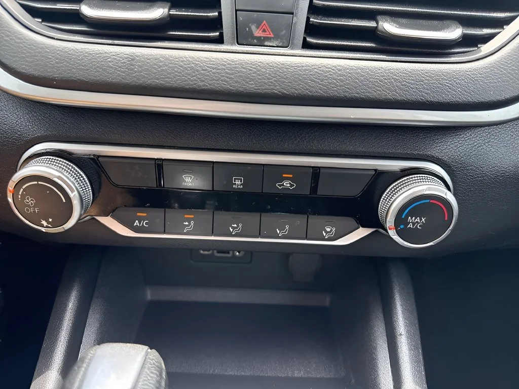 Used 2025 Black Nissan S image 17