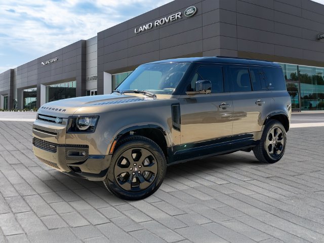 Used 2023 Gondwana Stone Metallic Land Rover X-Dynamic SE image 1