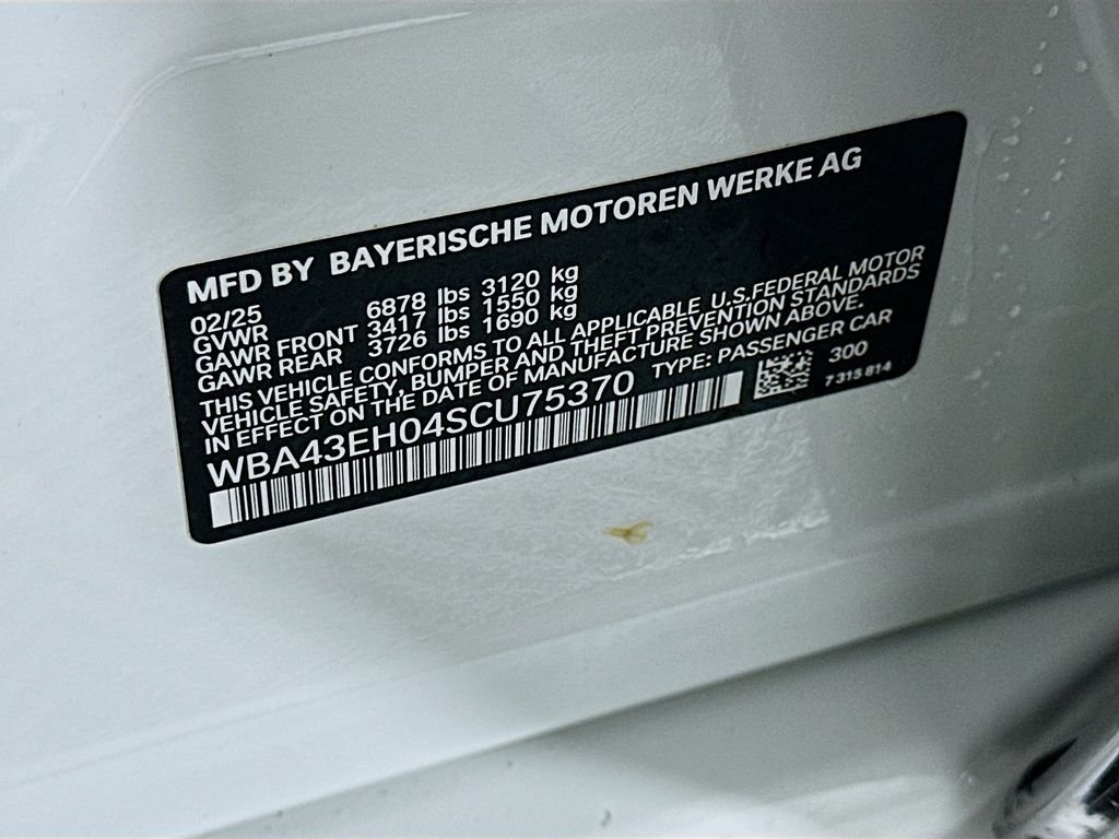 2025 BMW 7 Series 750e - Photo 24