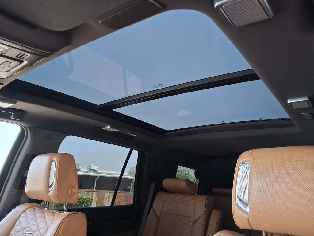 Used 2022 CRYSTAL WHITE TRICOAT Cadillac Premium Luxury image 22