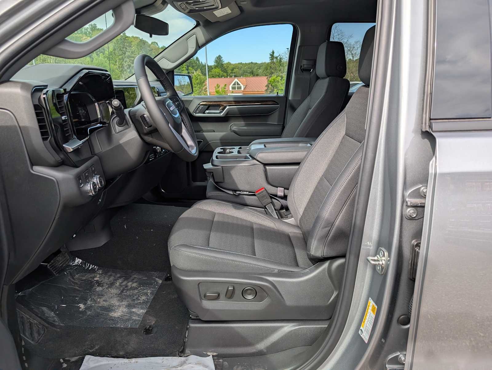 New 2026 Sterling Metallic GMC Elevation image 4