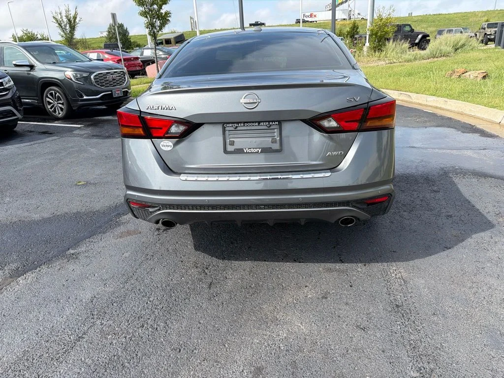 Used 2023 Gray Nissan 2.5 SV image 6