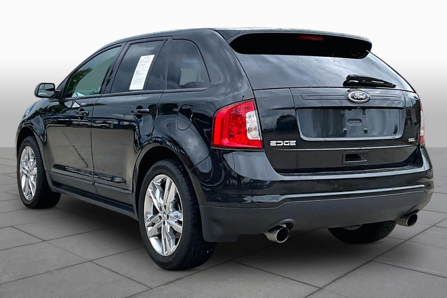 Used 2012 Tuxedo Black Metallic Ford SEL image 12