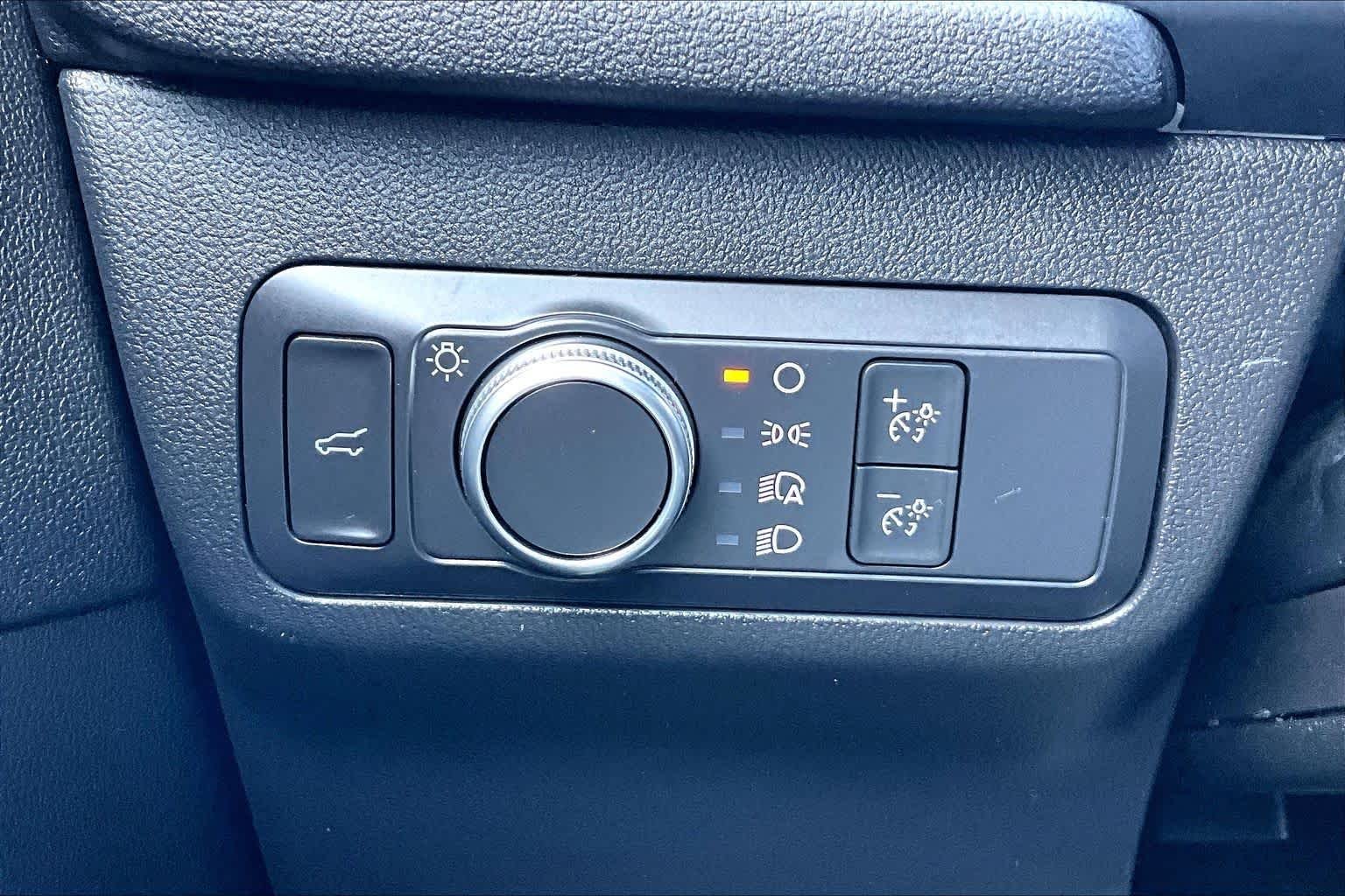 Used 2022 Iced Blue Silver Ford SE image 33